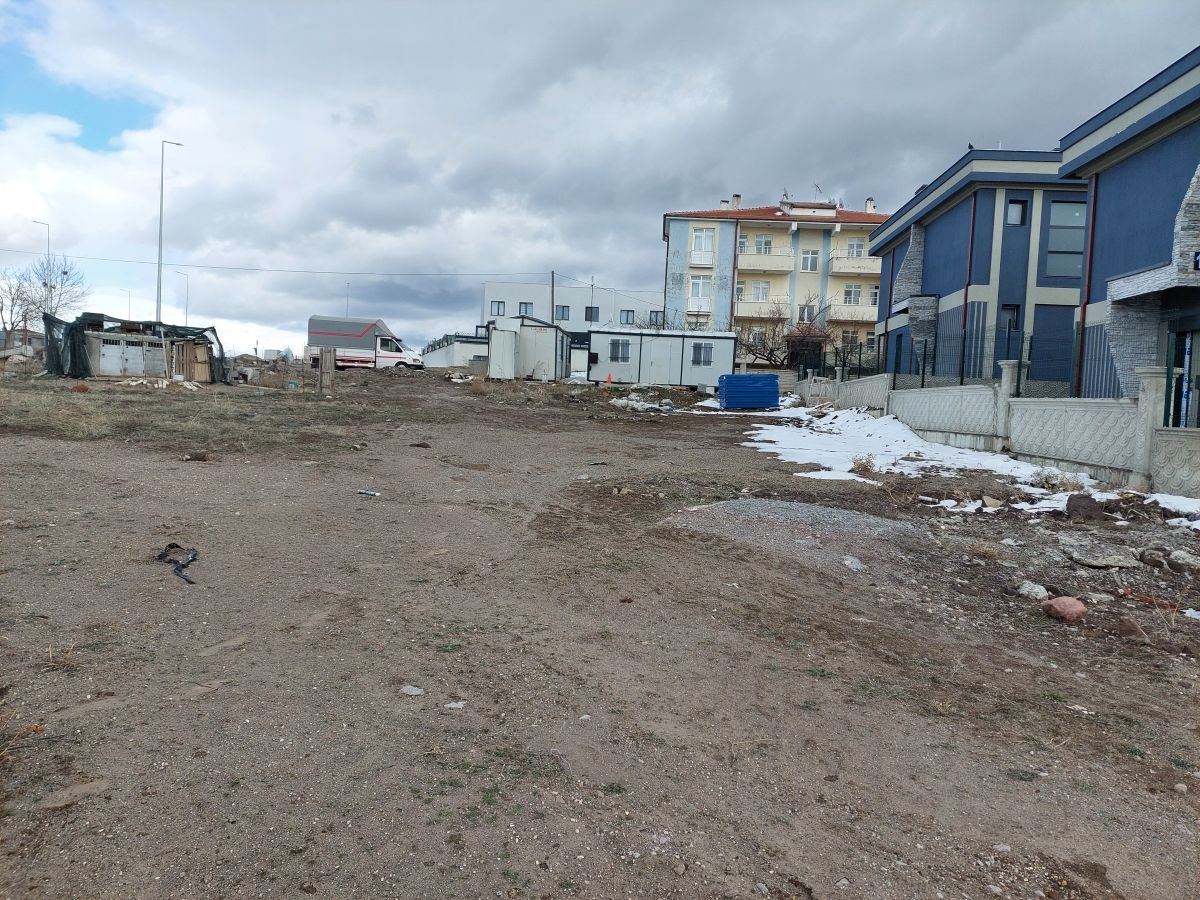 Erkilet General Emir Mah. de Satılık 659 m2 Villa Parseli