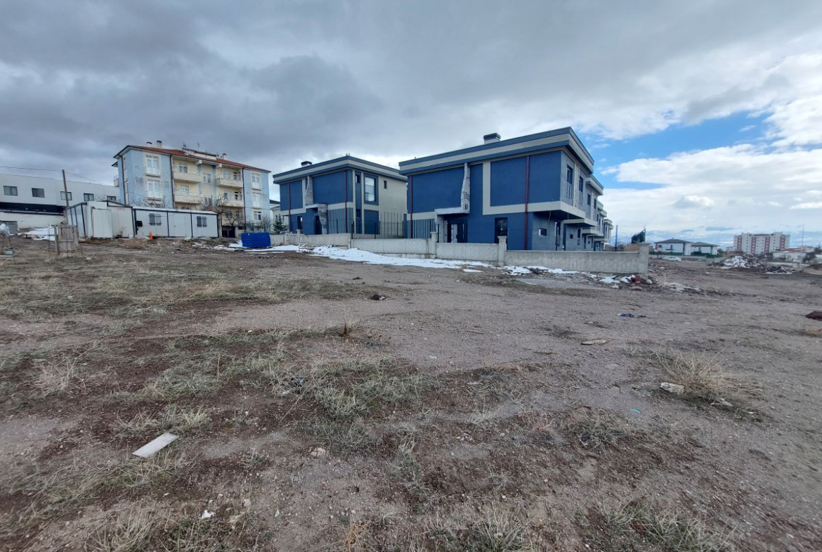 Erkilet General Emir Mah. de Satılık 659 m2 Villa Parseli