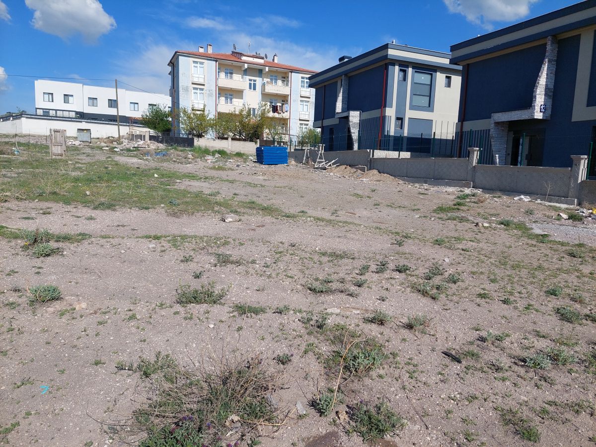 Erkilet General Emir Mah. de Satılık 659 m2 Villa Parseli