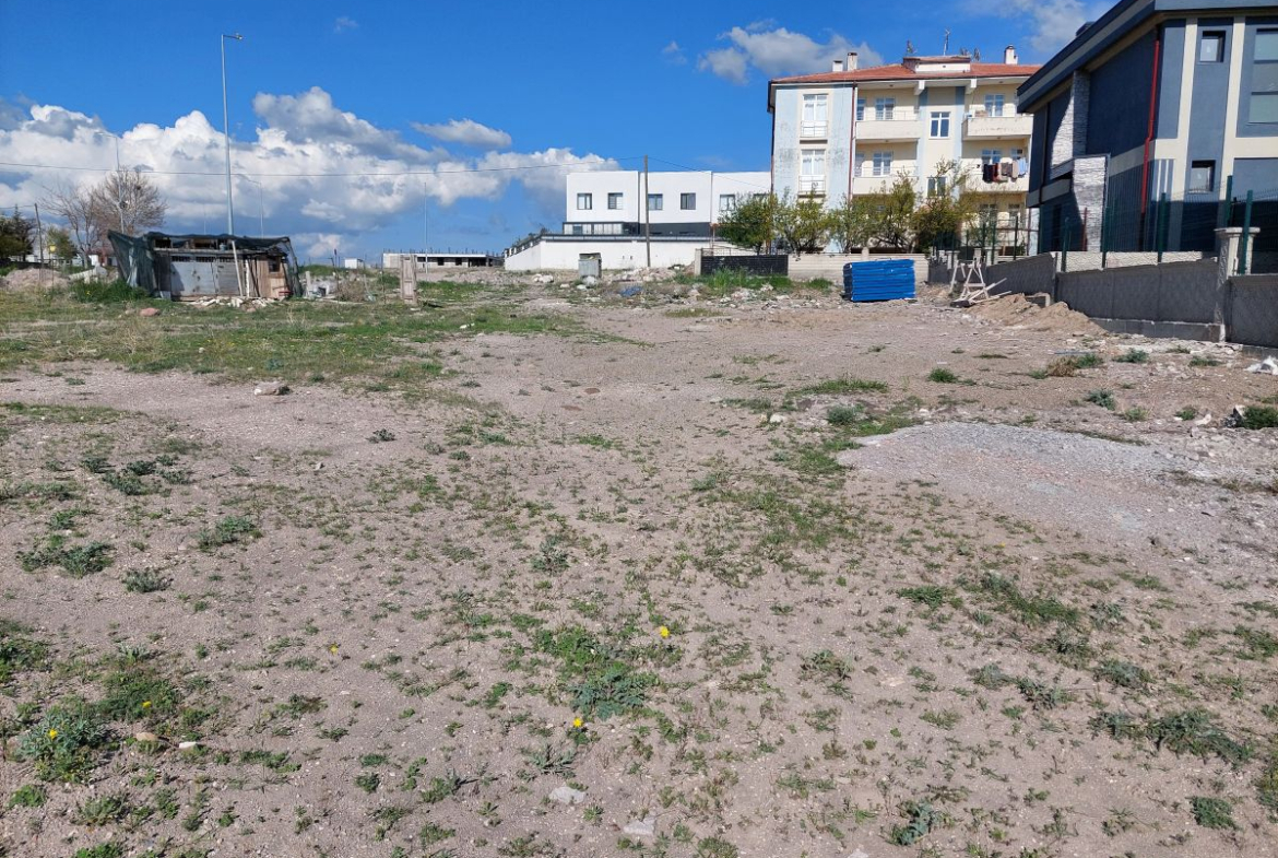 Erkilet General Emir Mah. de Satılık 659 m2 Villa Parseli