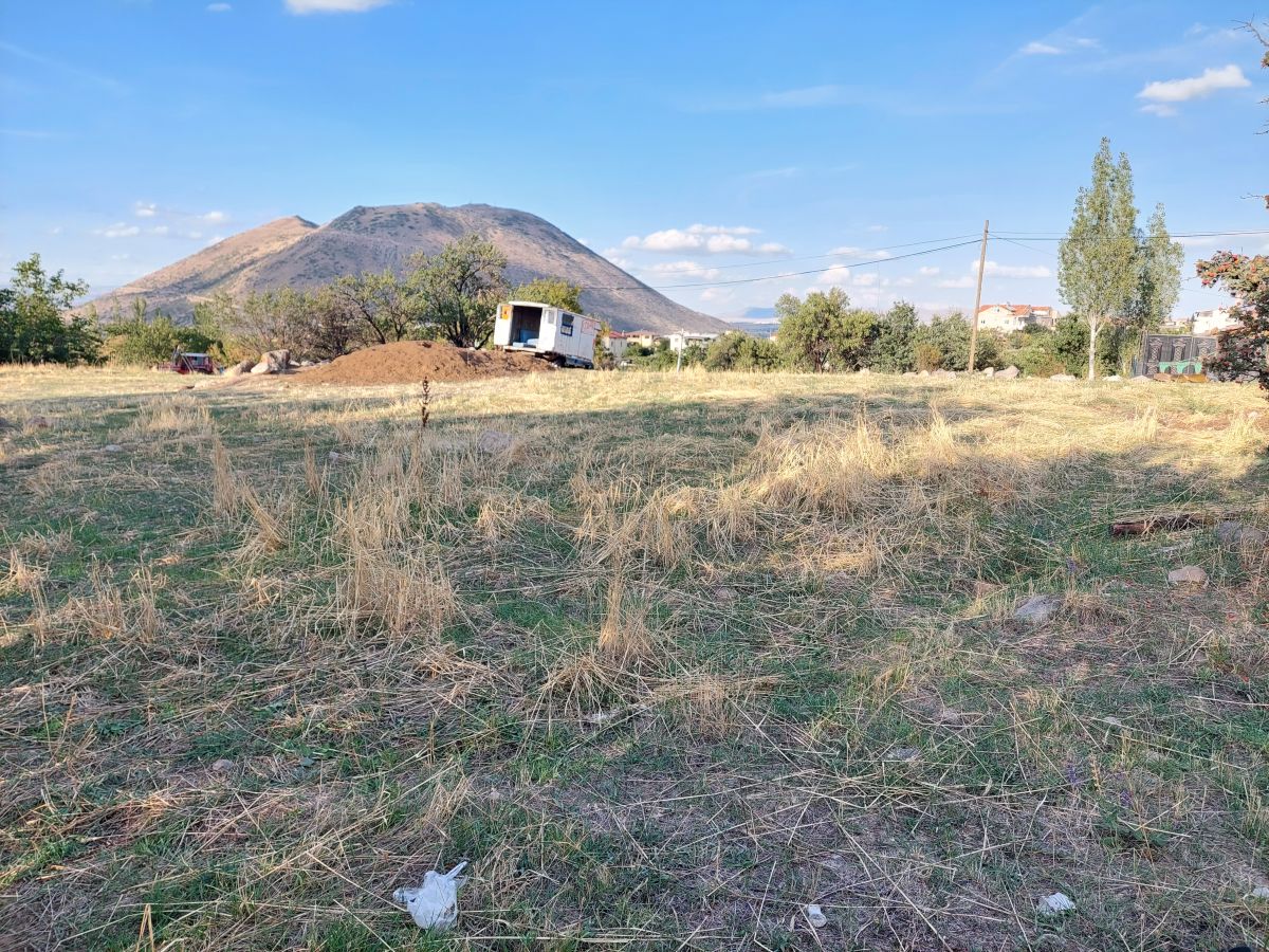 Kıranardı Mah. de Park Cepheli 947 m2 Köşe Villa Parseli