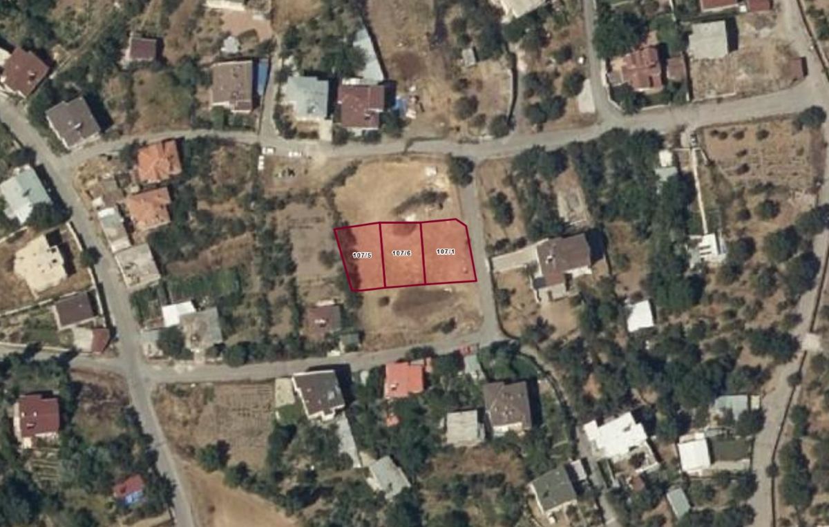 Kıranardı Mah. de Park Cepheli 947 m2 Köşe Villa Parseli