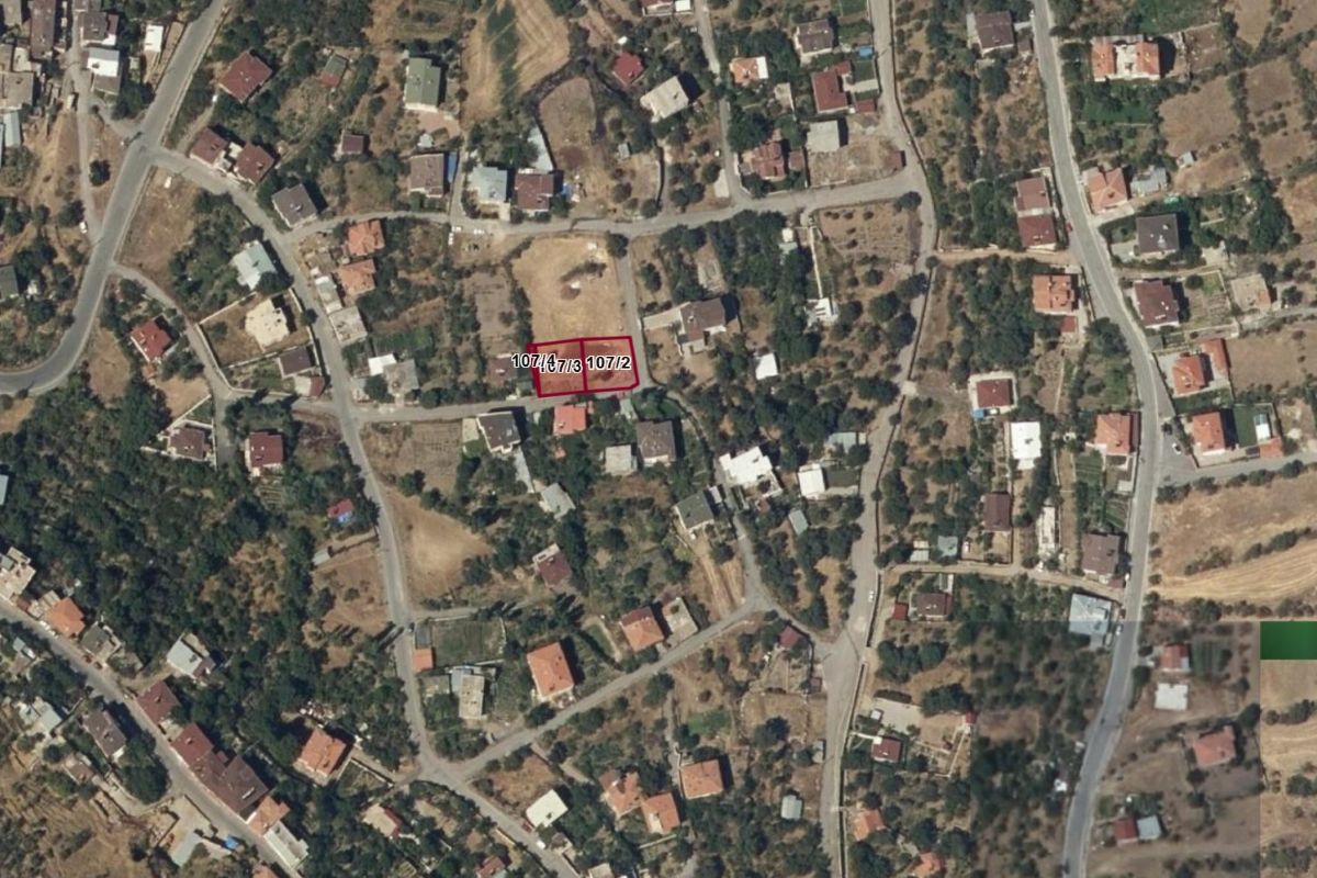 Kıranardı Mah. de Yol Cepheli 880 m2 Köşe Villa Parseli