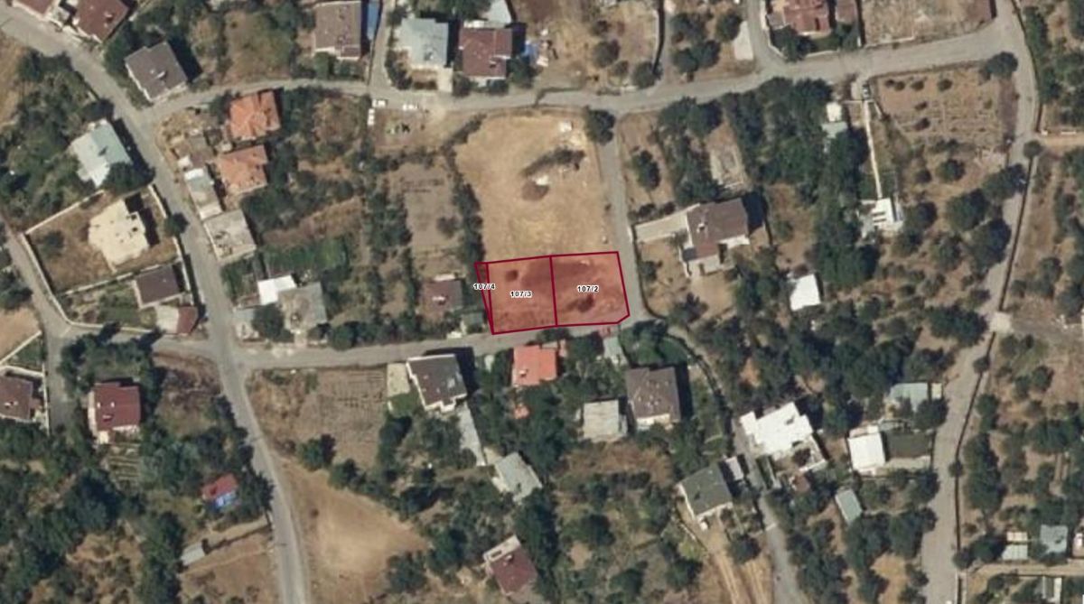 Kıranardı Mah. de Yol Cepheli 880 m2 Köşe Villa Parseli