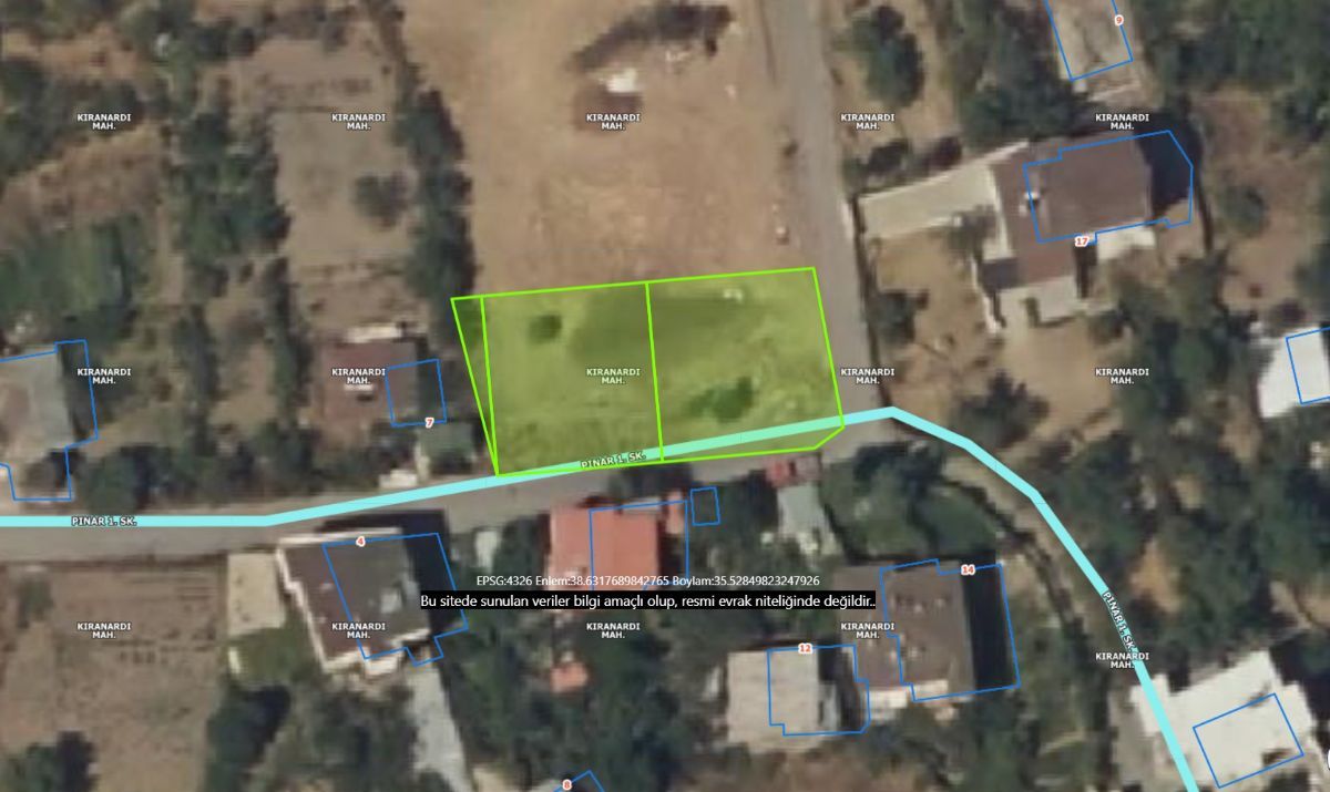 Kıranardı Mah. de Yol Cepheli 880 m2 Köşe Villa Parseli