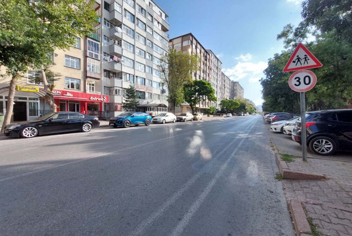 Fevzi Çakmak Mah. Bozantı Cad.’de 3+1 Satılık Daire