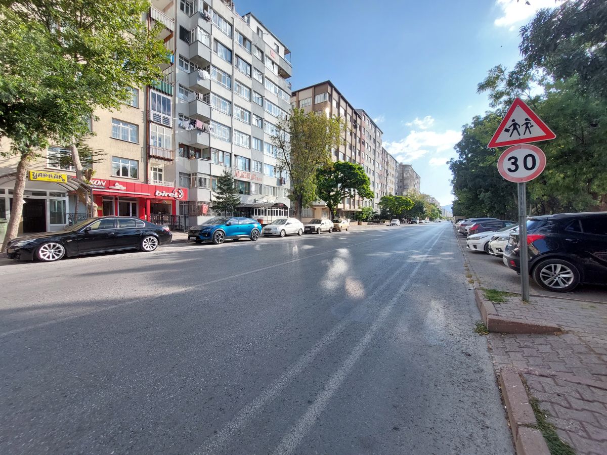 Bozantı Cad. Yaprak Apt. 3. Kat No 10 (5) Fevzi Çakmak Mah. Bozantı Cad.’de 3+1 Satılık Daire